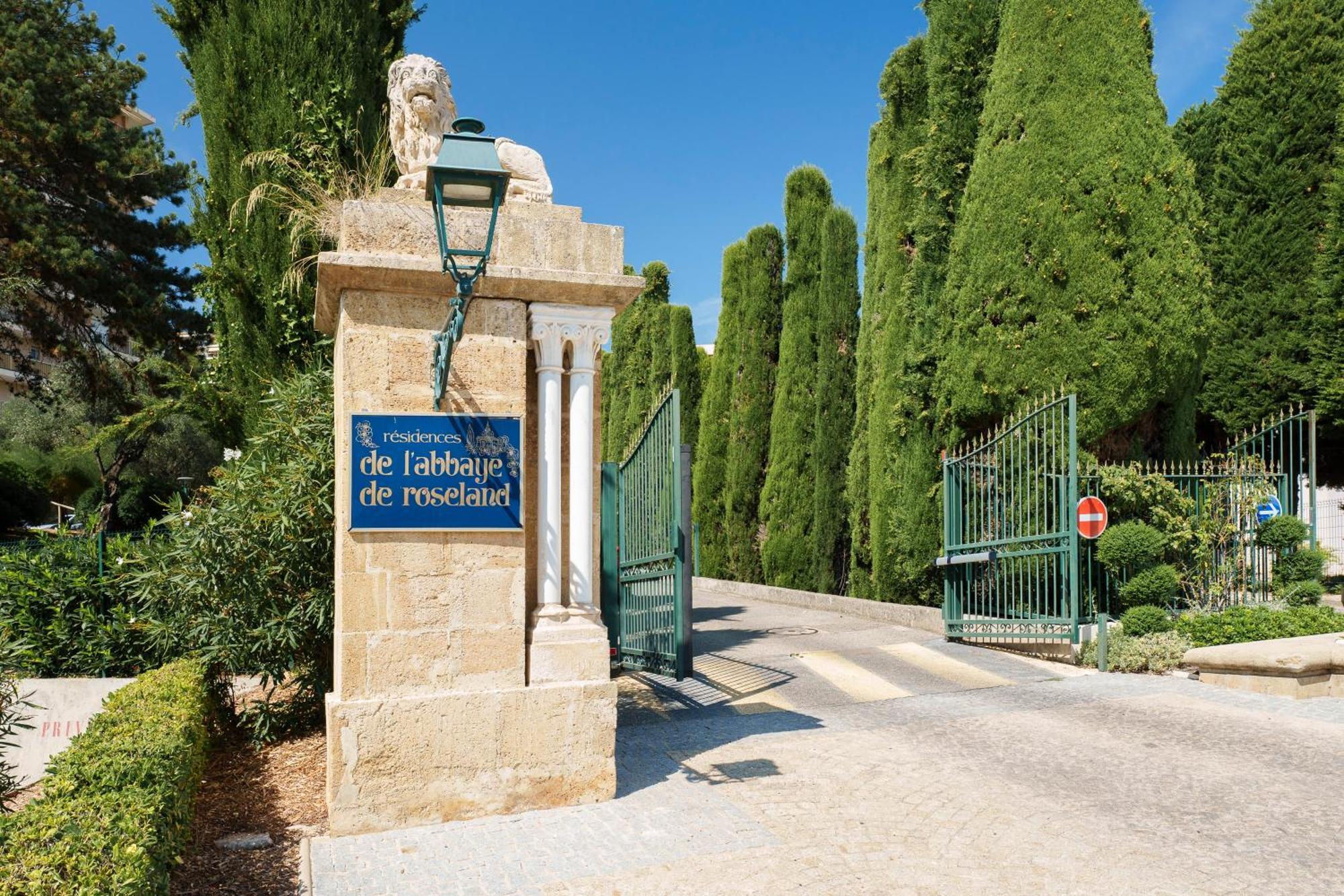 Renting - Abbaye - Luxury Penthouse Sea View Pool Tennis Parking Nizza